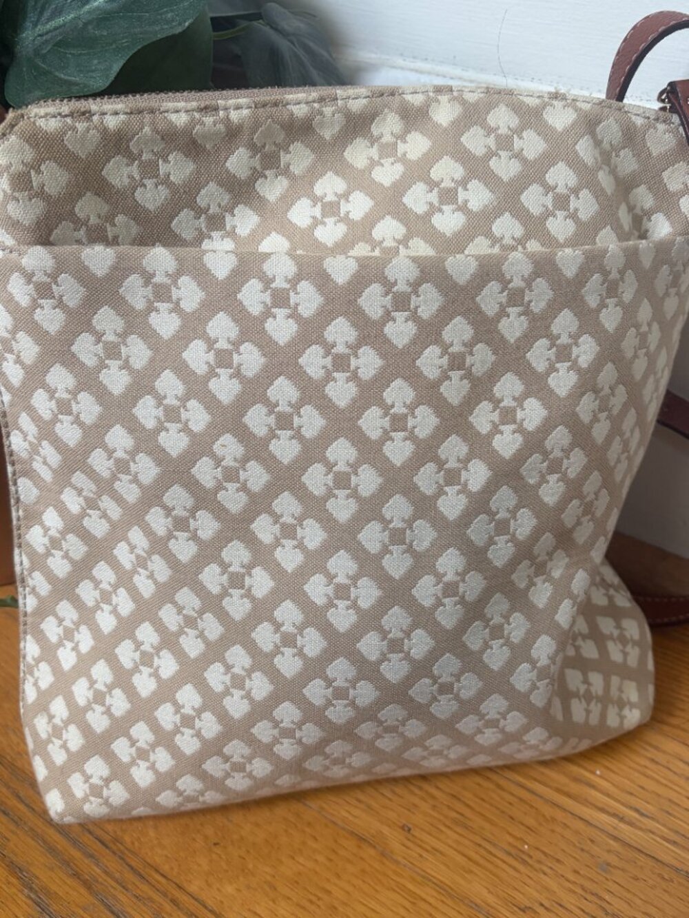 Kate Spade New York Classic Spade Victoria crossbody bag - Picture 3 of 14